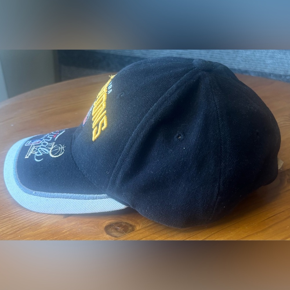 Vintage 2004 Reebok Detroit Pistons NBA Champion Velcro Strapback Hat OSFA EUC - Picture 4 of 8